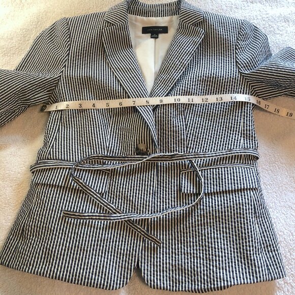Ann Taylor seersucker side tie blazer/ white and navy stripe - Picture 8 of 9